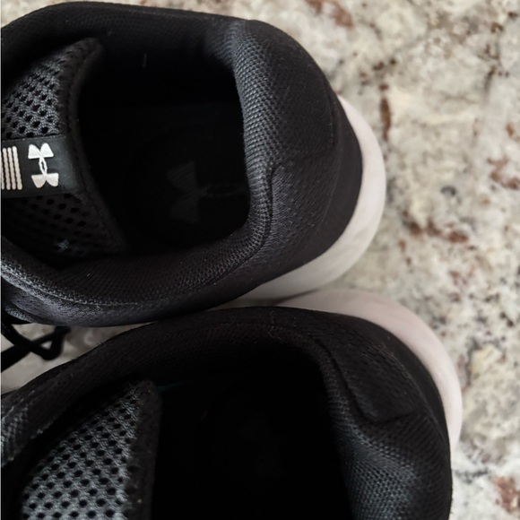 Under Armour Men's Charcoal Athletic Shoes - Picture 6 of 8